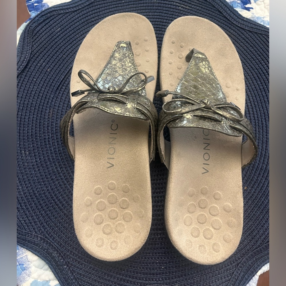 Vionic sandals in Pewter size 8